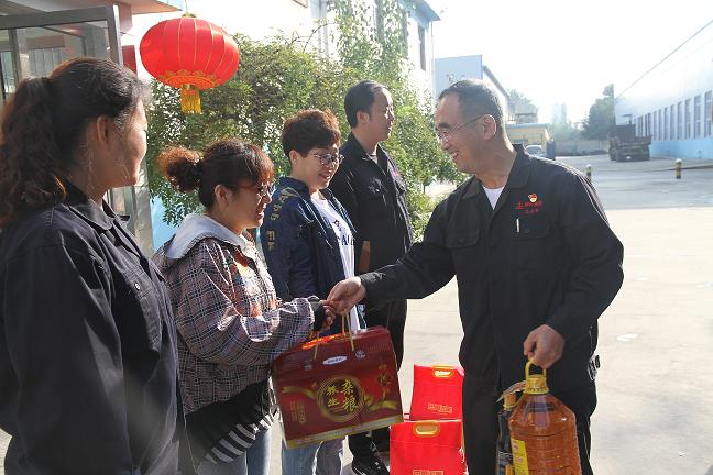 壮丽七十年 礼赞劳动者 集团公司工会国庆前夕慰问劳模工匠30.jpg